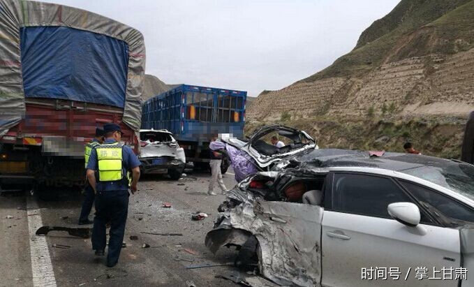 西宁高速车祸实时报道